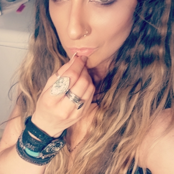 Meet your Posher, Sarah - Picture 3 of 4